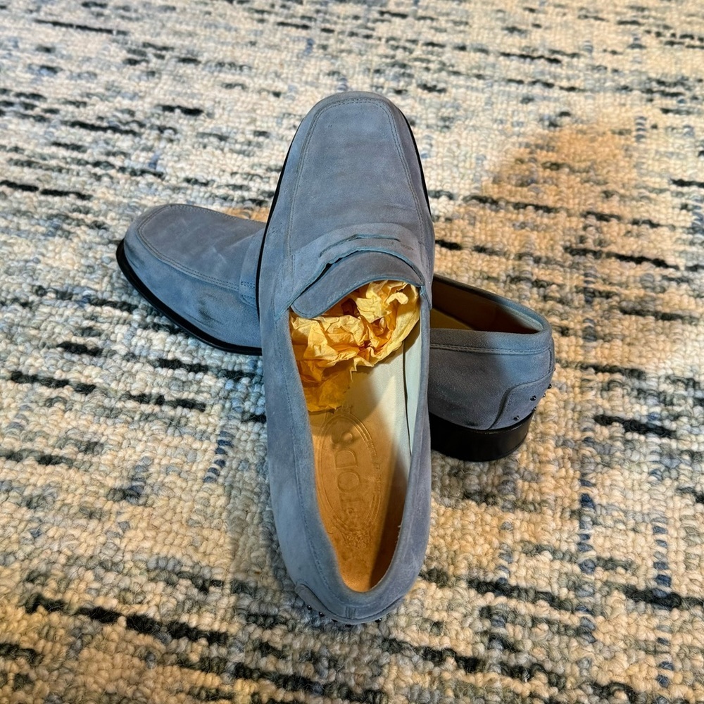 Tod’s Baby Powder Blue Suede Loafer Shoes, Size 10 - Picture 16 of 16